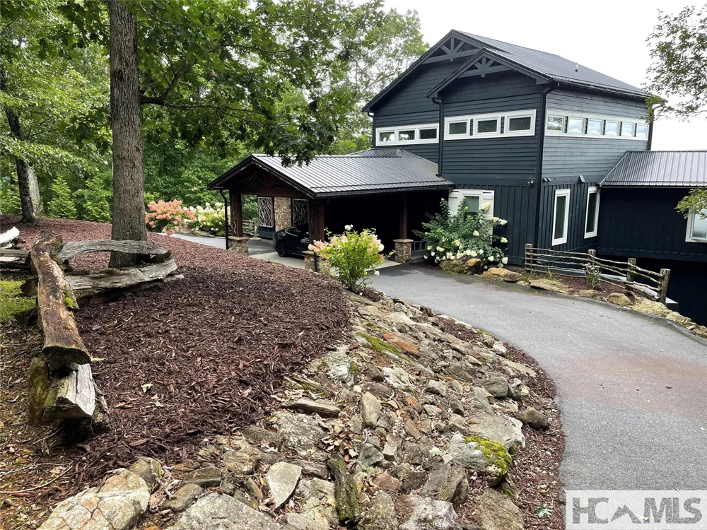 938 Shepherds Gap Road Cullowhee, NC 28723