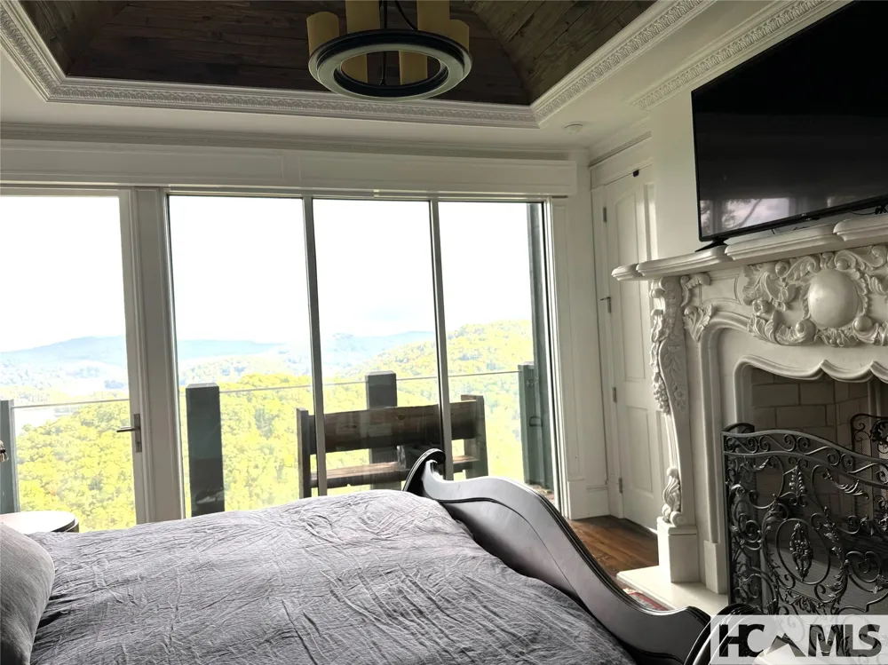 938 Shepherds Gap Road Cullowhee, NC 28723