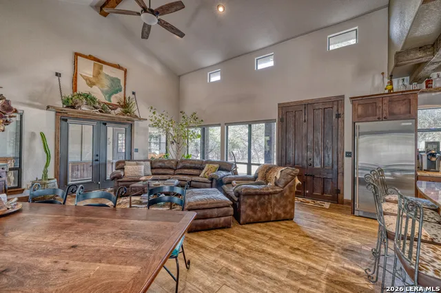 1575 Mountain Valley Drive Concan, TX 78838
