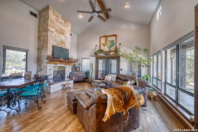 1575 Mountain Valley Drive Concan, TX 78838
