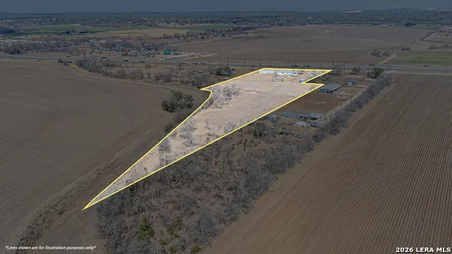 3124 HWY 90 E Castroville, TX 78009