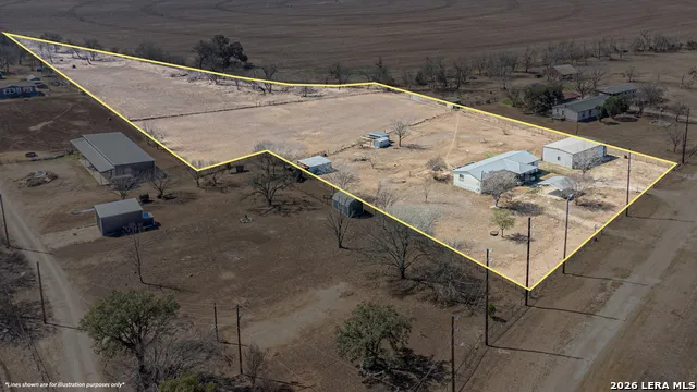 3124 HWY 90 E Castroville, TX 78009