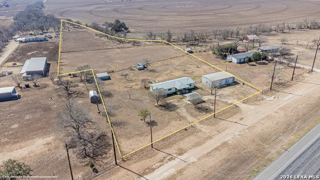 3124 HWY 90 E Castroville, TX 78009