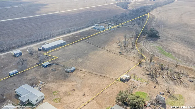 3124 HWY 90 E Castroville, TX 78009