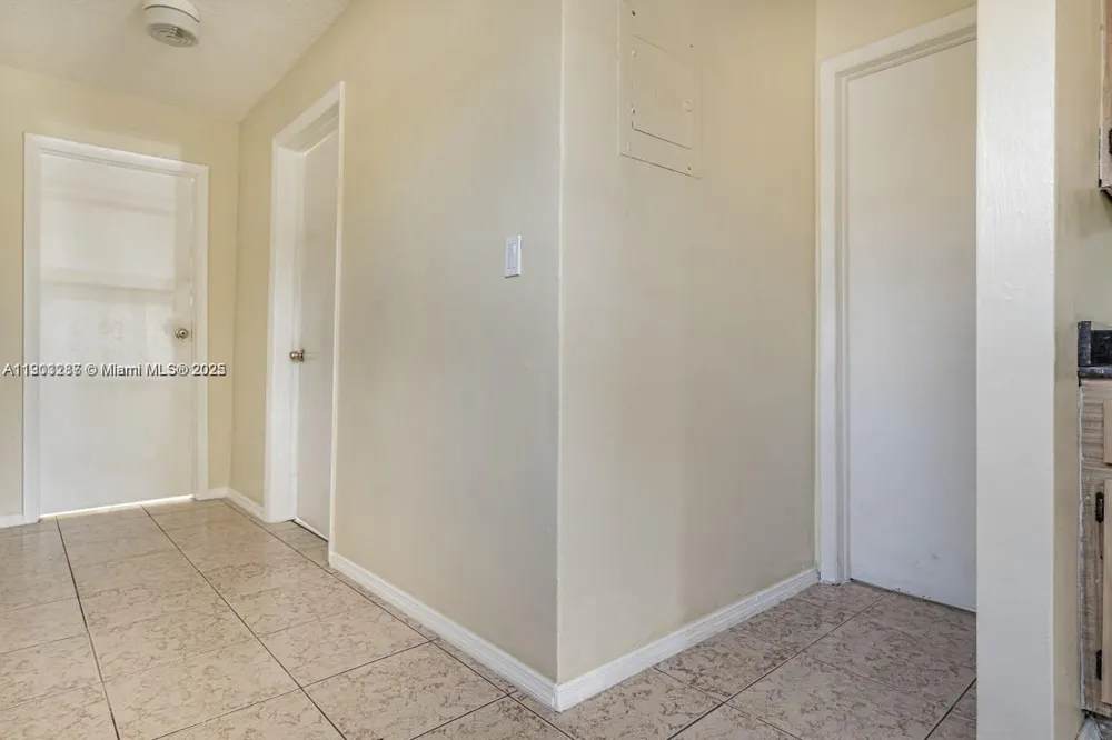 805 NW 3rd Ter #1 Hallandale Beach, FL 33009