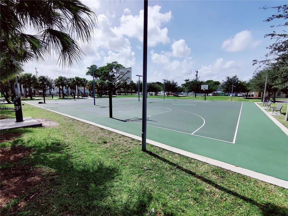 805 NW 3rd Ter #1 Hallandale Beach, FL 33009