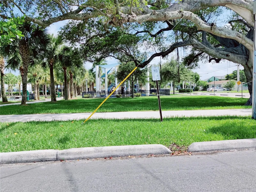 805 NW 3rd Ter #1 Hallandale Beach, FL 33009