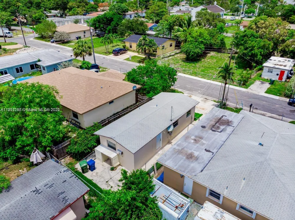 805 NW 3rd Ter #1 Hallandale Beach, FL 33009