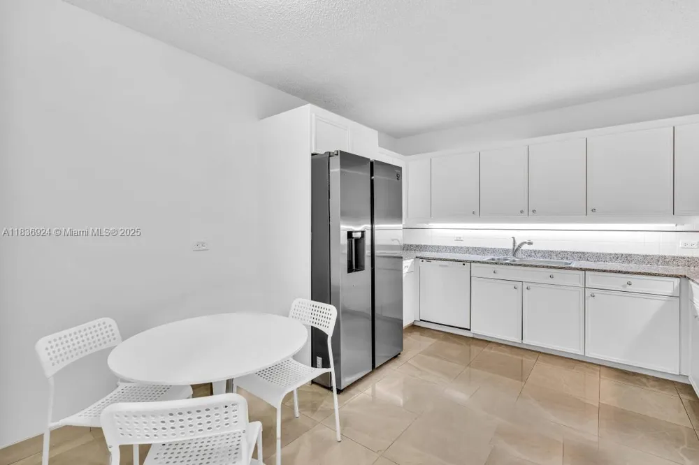 8855 E Collins Ave #2F Surfside, FL 33154