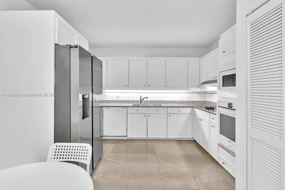 8855 E Collins Ave #2F Surfside, FL 33154