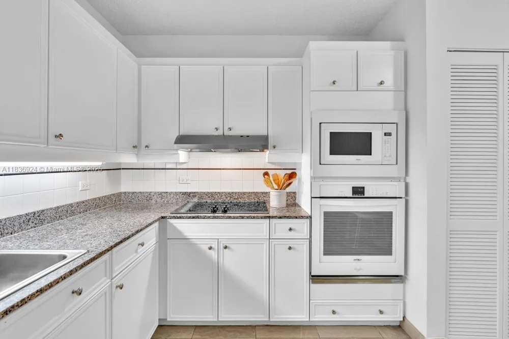 8855 E Collins Ave #2F Surfside, FL 33154