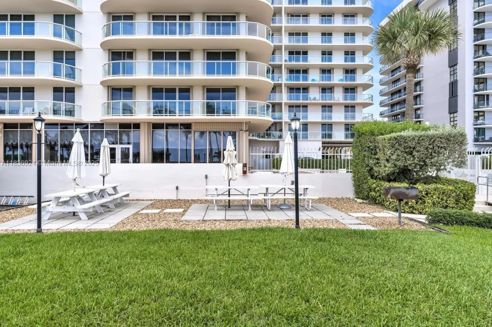 8855 E Collins Ave #2F Surfside, FL 33154