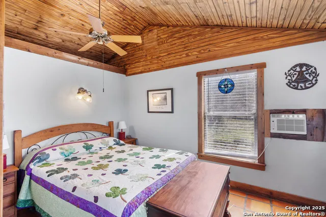2925 county road 361 Utopia, TX 78884