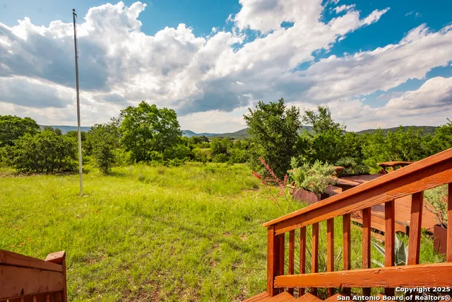 2925 county road 361 Utopia, TX 78884