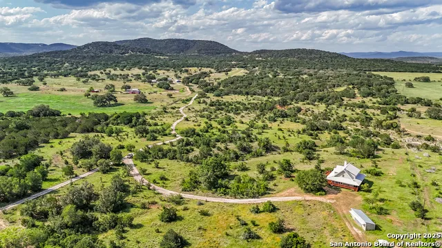2925 county road 361 Utopia, TX 78884