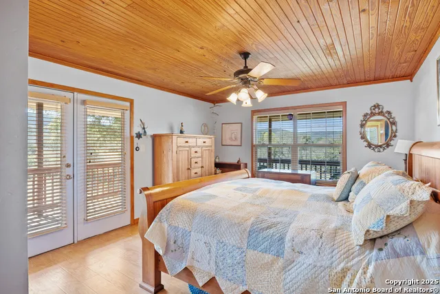  Utopia, TX 78884
