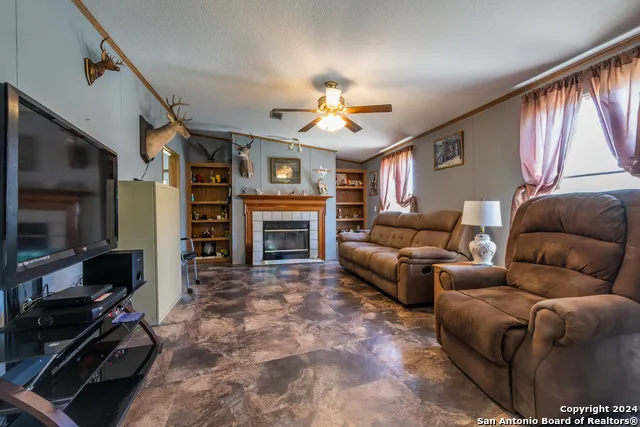747 Cove Ranch Kempner, TX 76539