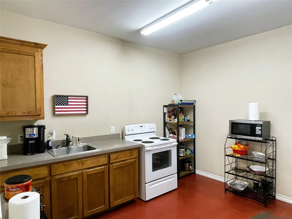 423 State Highway 75 S Fairfield, TX 75840
