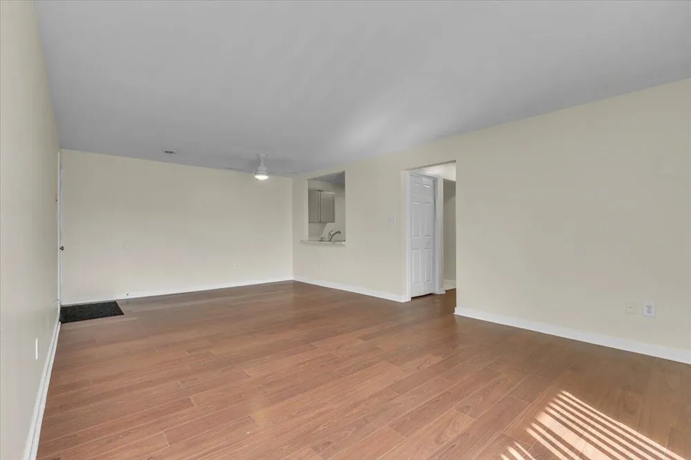 1444 Woodview Drive #7 Crown Point, IN 46307