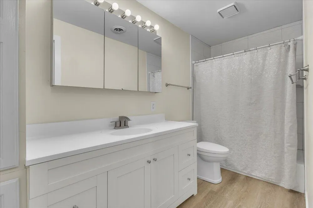 1444 Woodview Drive #7 Crown Point, IN 46307