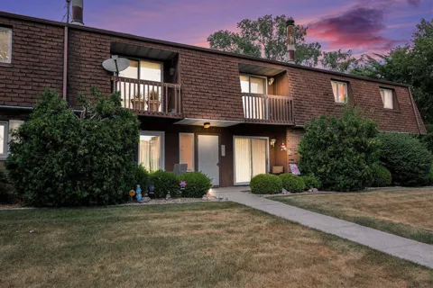 1444 Woodview Drive #7