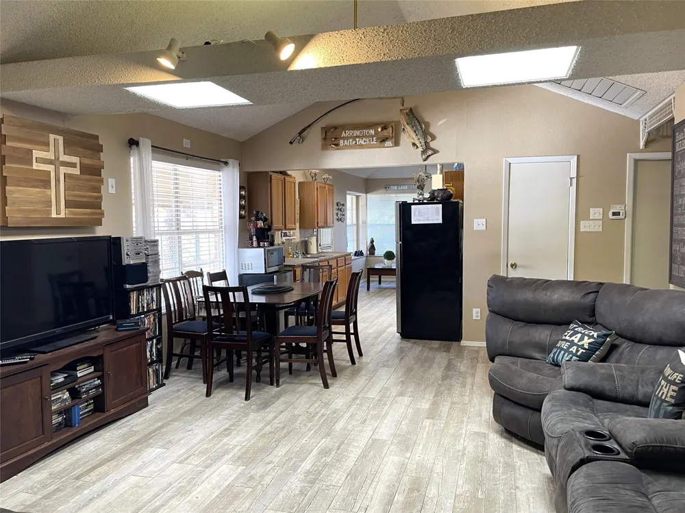 120 Private Road 365 Fairfield, TX 75840