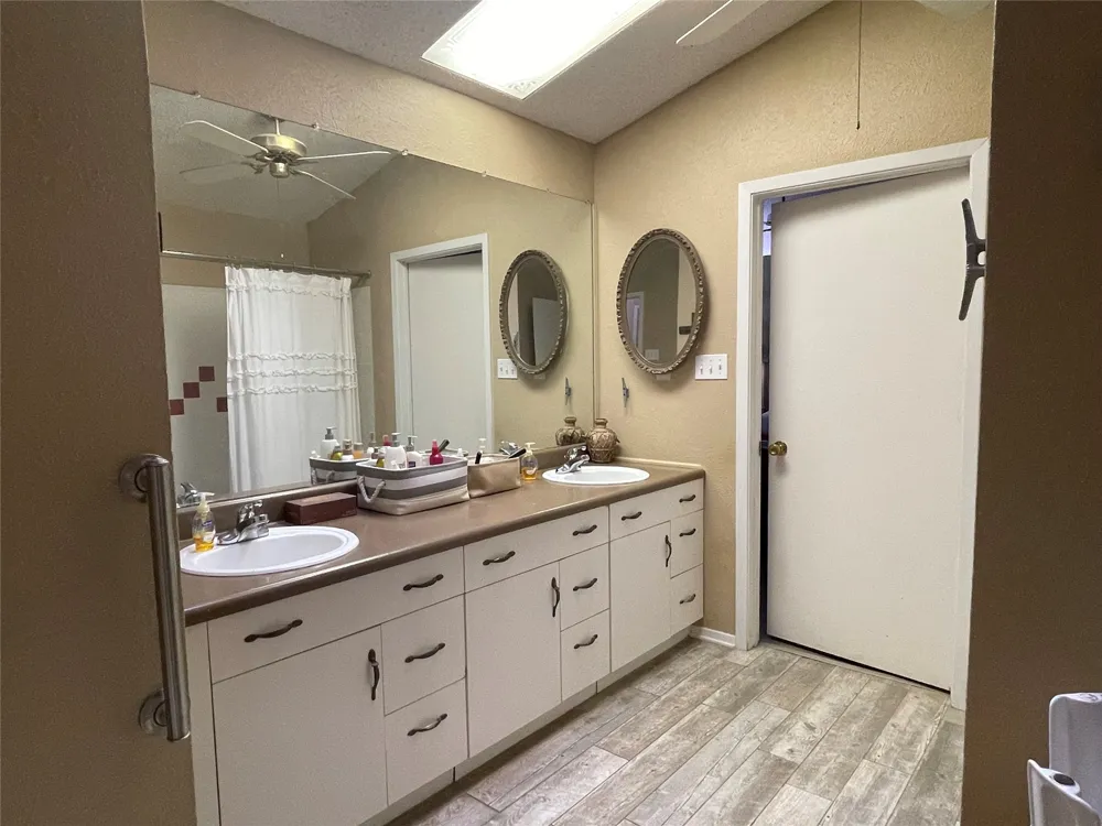 120 Private Road 365 Fairfield, TX 75840