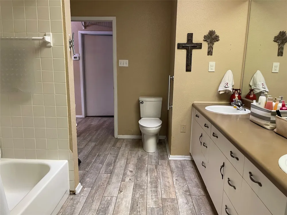 120 Private Road 365 Fairfield, TX 75840