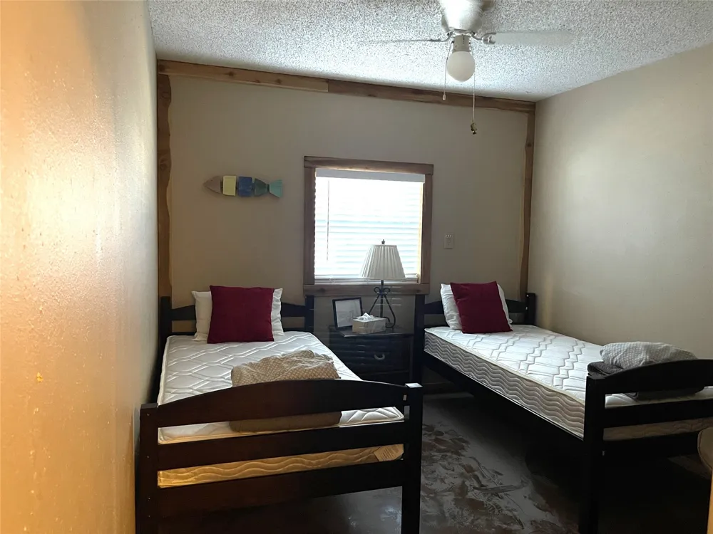 120 Private Road 365 Fairfield, TX 75840