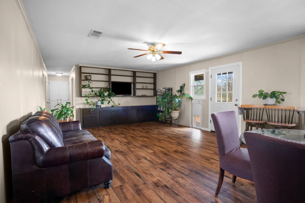 101 Taylor Street Como, TX 75431
