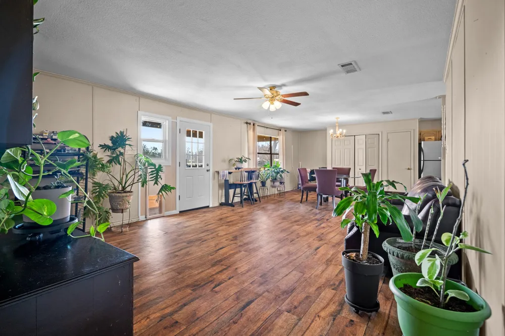 101 Taylor Street Como, TX 75431