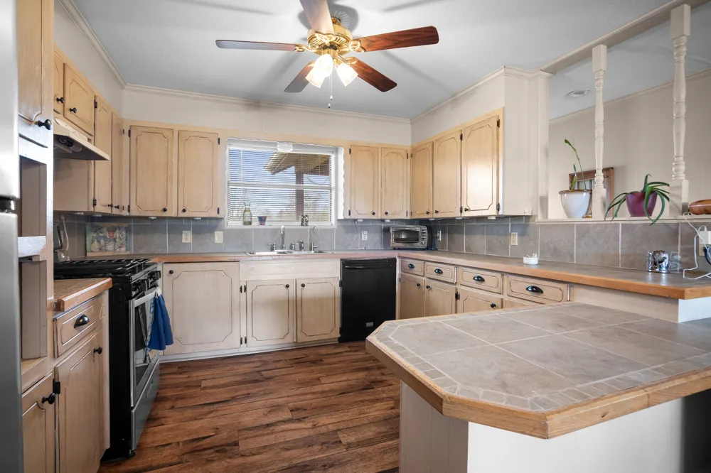 101 Taylor Street Como, TX 75431