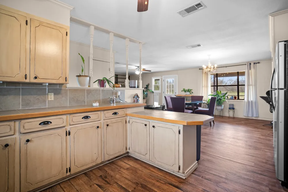 101 Taylor Street Como, TX 75431