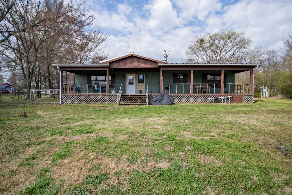 101 Taylor Street Como, TX 75431