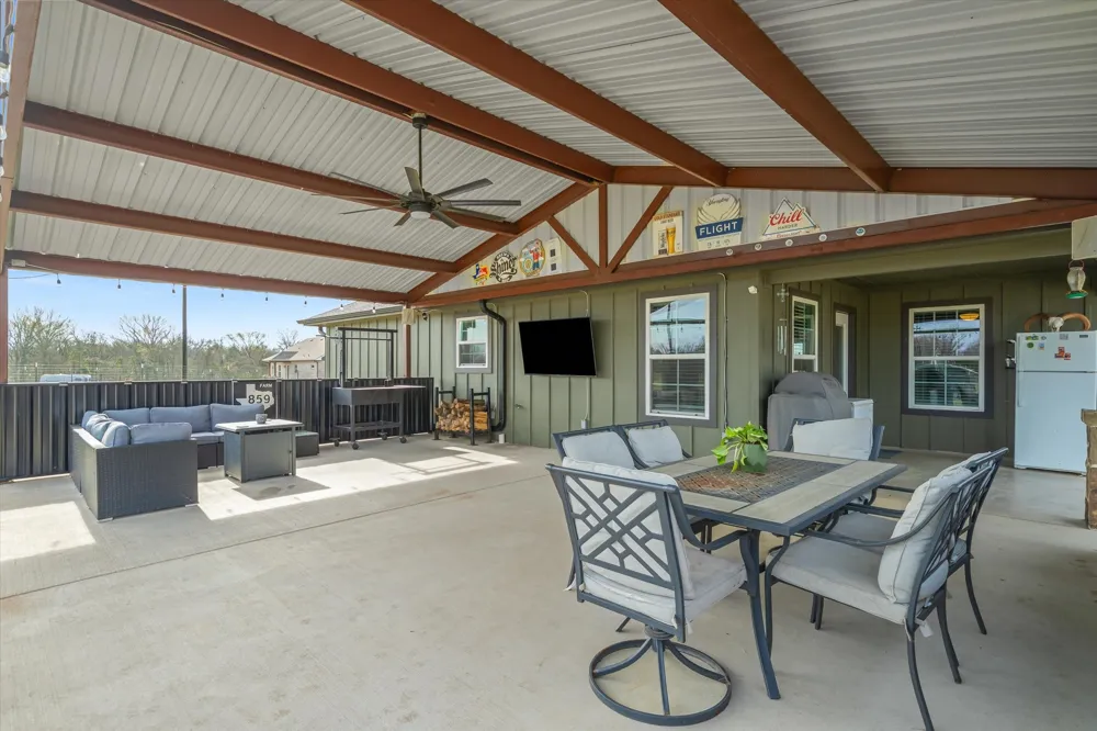 1052 VZ County Road 3208 Wills Point, TX 75169