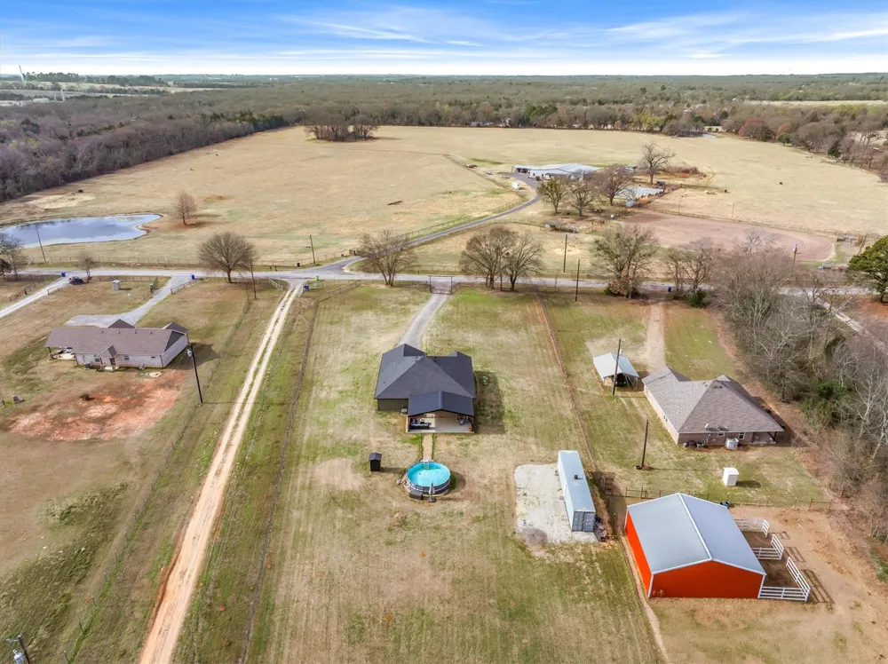 1052 VZ County Road 3208 Wills Point, TX 75169