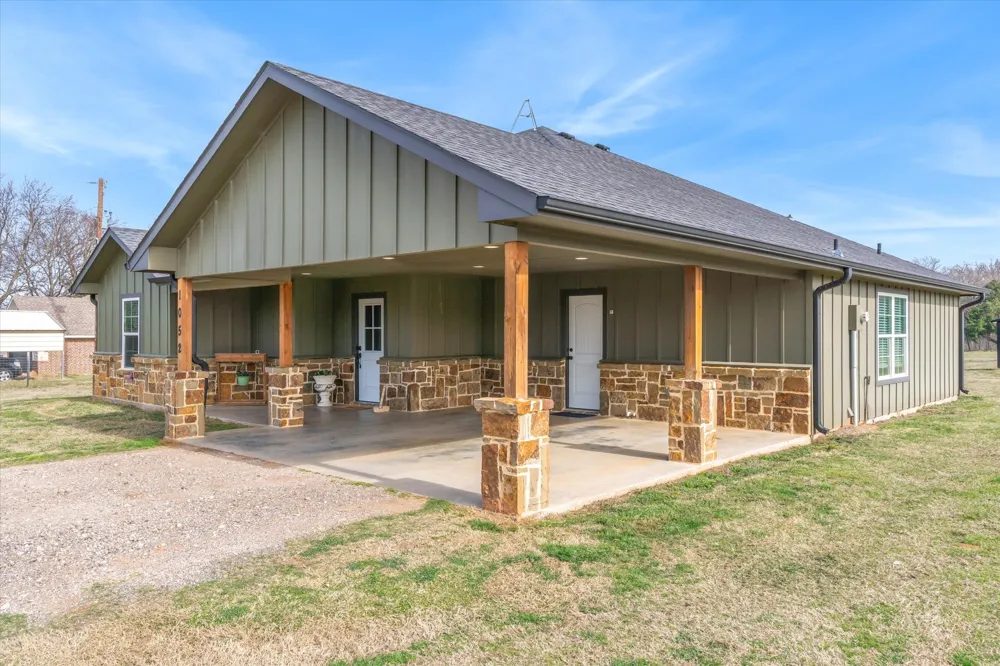 1052 VZ County Road 3208 Wills Point, TX 75169