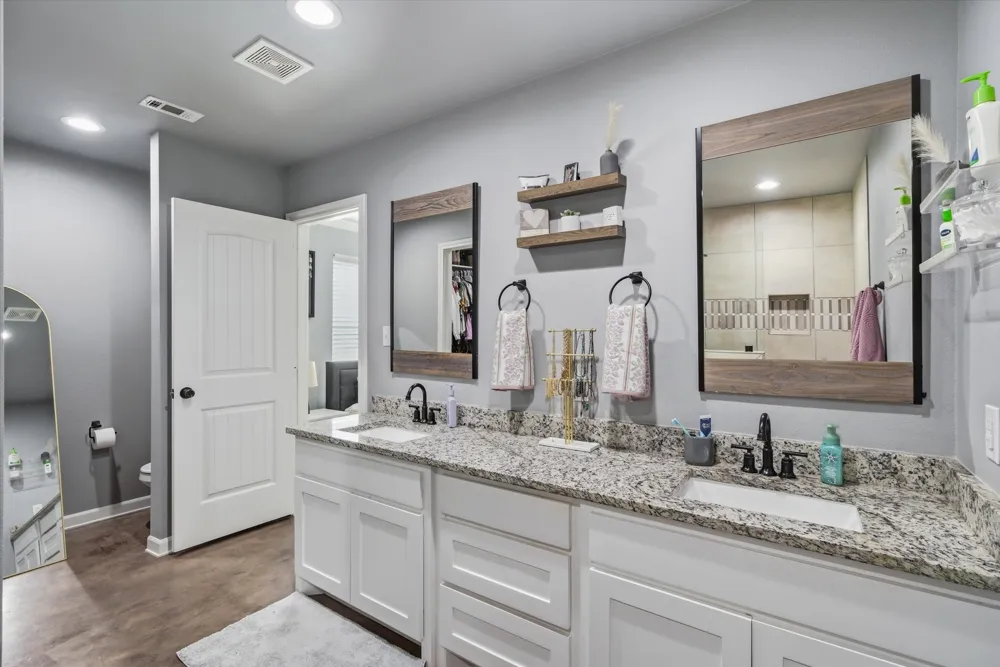 1052 VZ County Road 3208 Wills Point, TX 75169