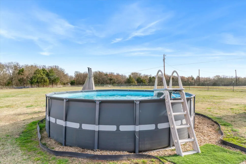 1052 VZ County Road 3208 Wills Point, TX 75169
