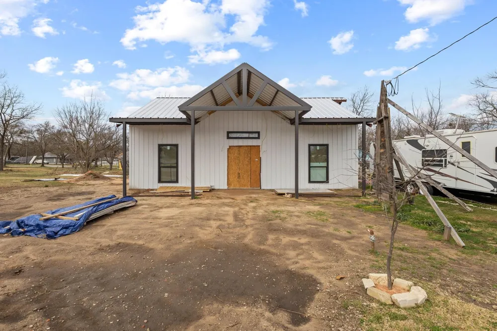 204 S Main Street Ector, TX 75439