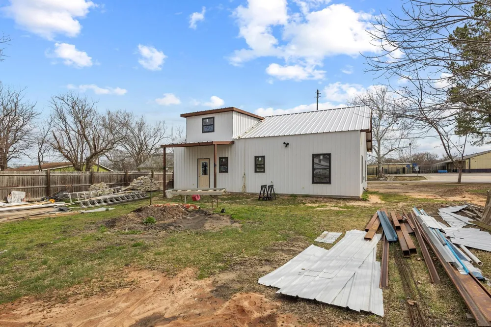 204 S Main Street Ector, TX 75439