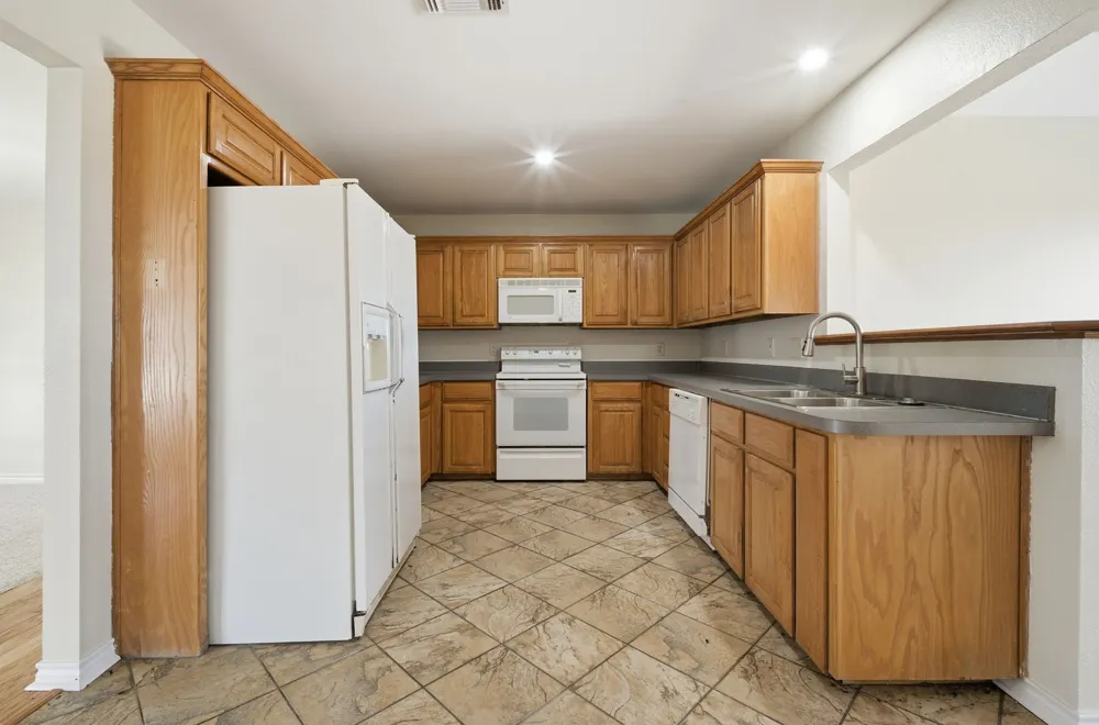 1177 PLOVER Ponder, TX 76259