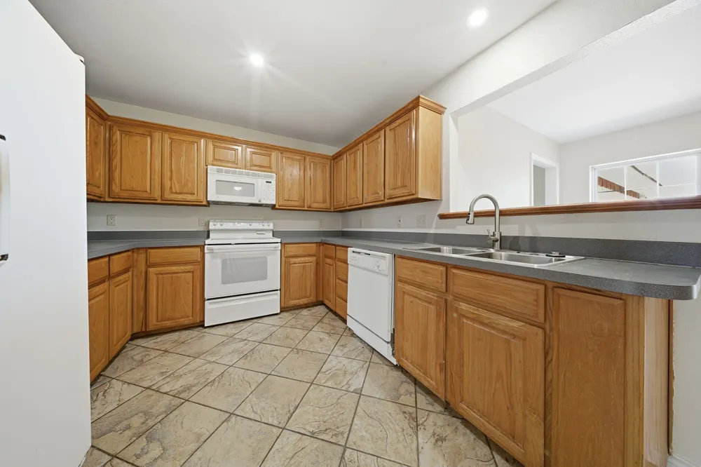 1177 PLOVER Ponder, TX 76259