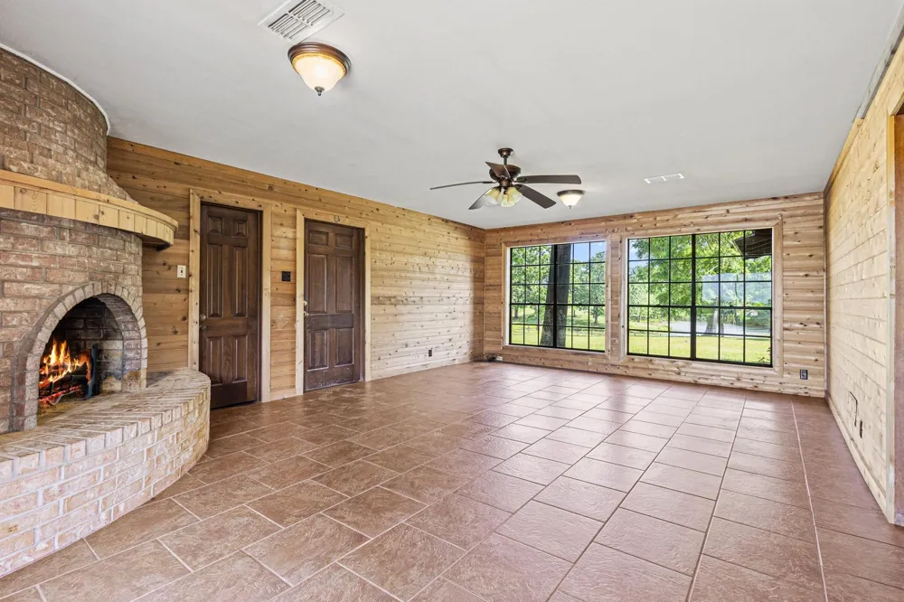 1203 County Road 3100 Clarksville, TX 75426