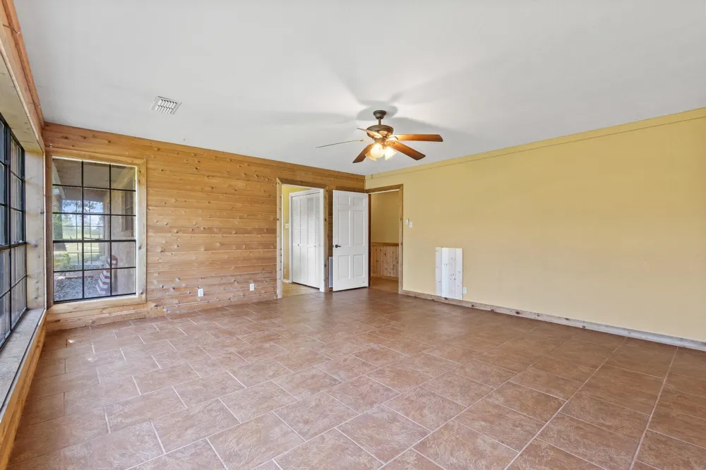 1203 County Road 3100 Clarksville, TX 75426