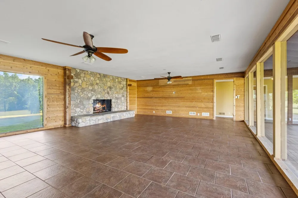 1203 County Road 3100 Clarksville, TX 75426