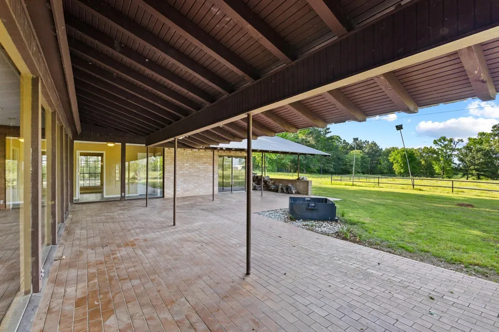 1203 County Road 3100 Clarksville, TX 75426