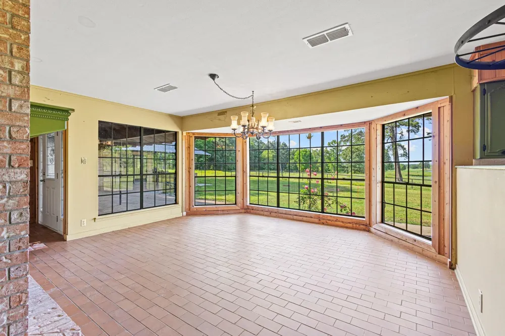 1203 County Road 3100 Clarksville, TX 75426