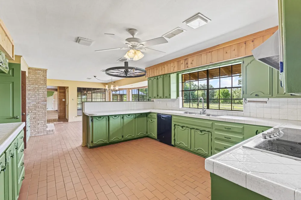 1203 County Road 3100 Clarksville, TX 75426