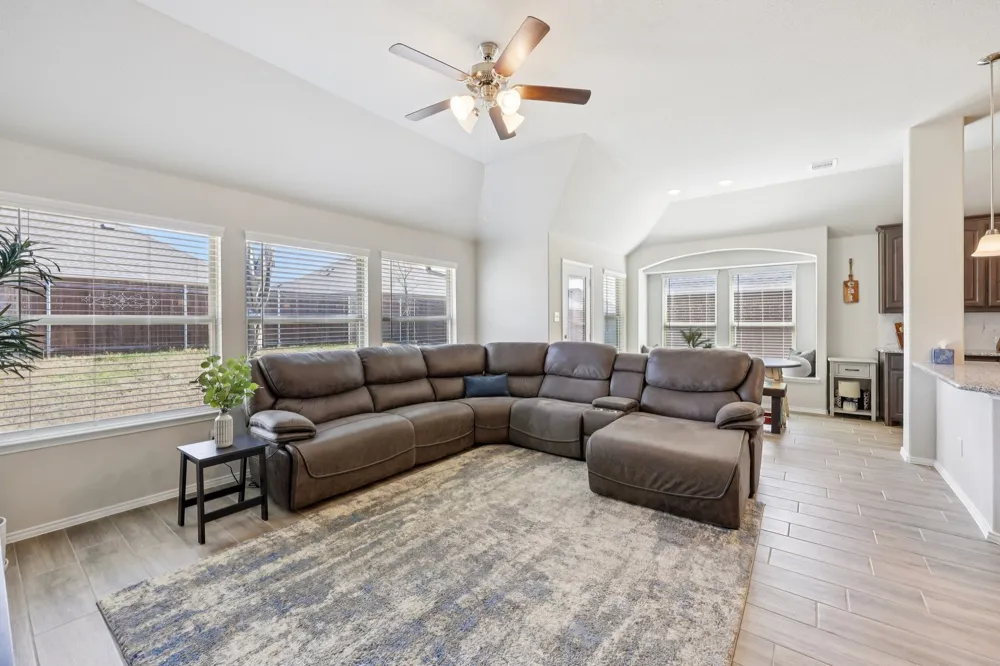 212 Magnolia Drive Azle, TX 76020